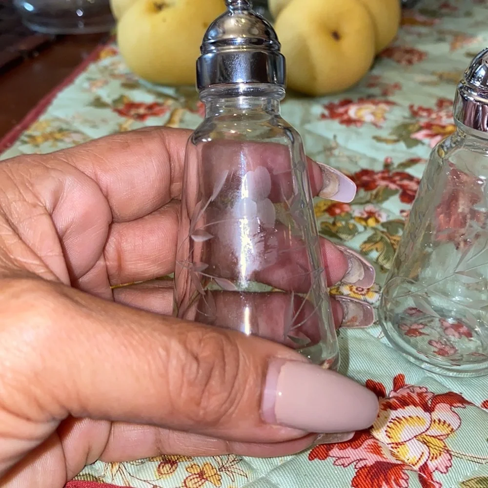 Princess house salt and pepper shakers
